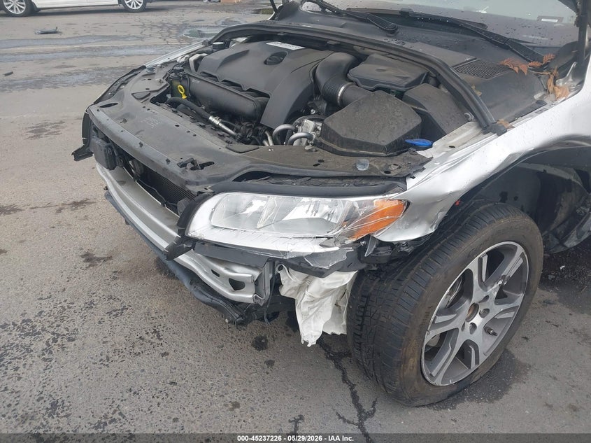 2014 Volvo Xc70 T6/T6 Platinum/T6 Premier Plus VIN: YV4902BZ9E1178230 Lot: 45237226