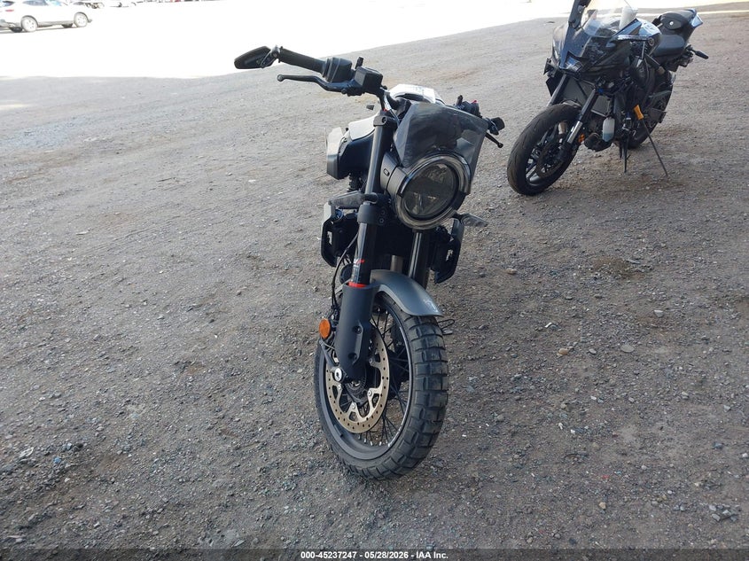 2024 HUSQVARNA VITPILEN 401/SVARTPILEN 401 auction photo 5