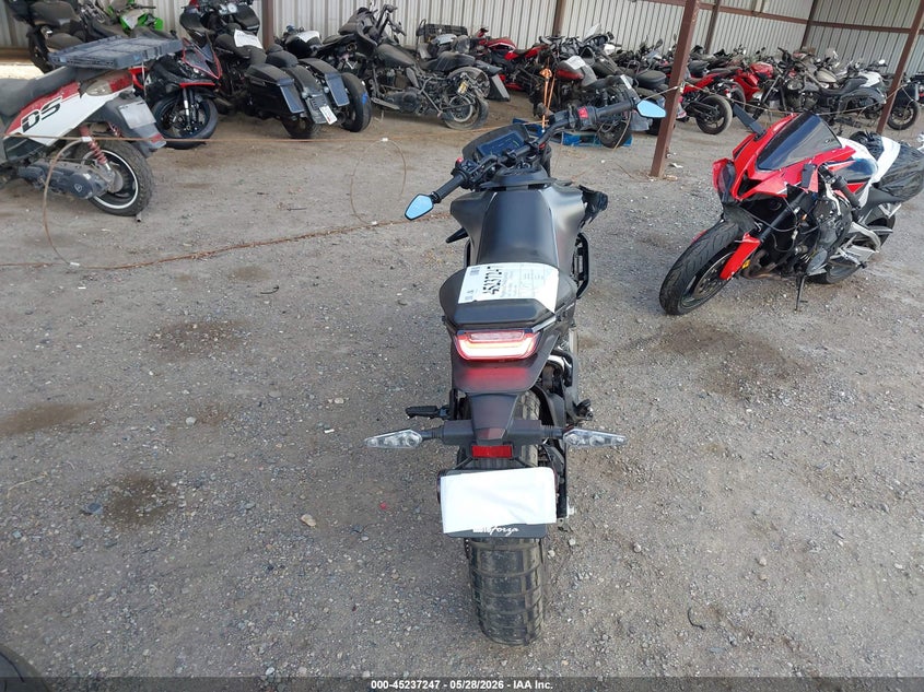 2024 HUSQVARNA VITPILEN 401/SVARTPILEN 401 auction photo 6
