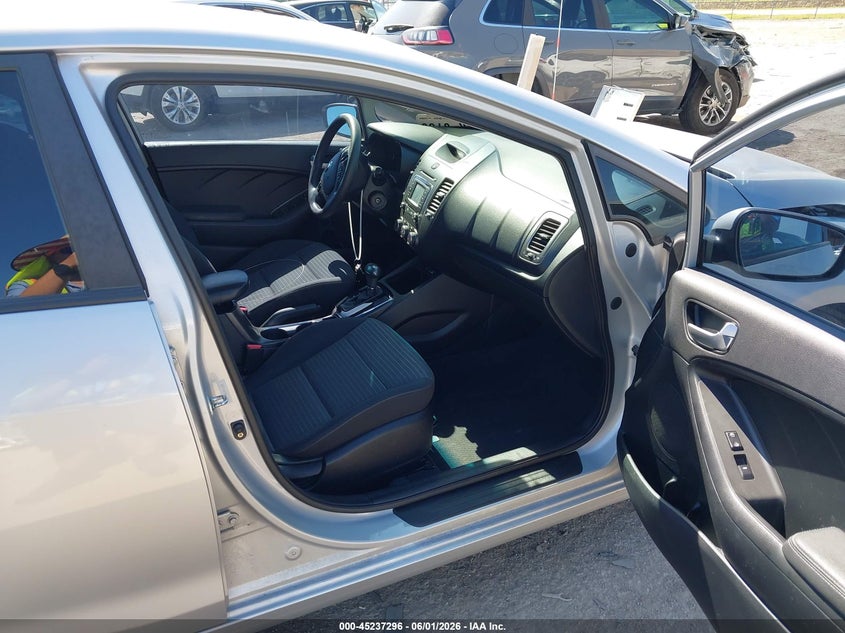 2017 KIA FORTE auction photo 5