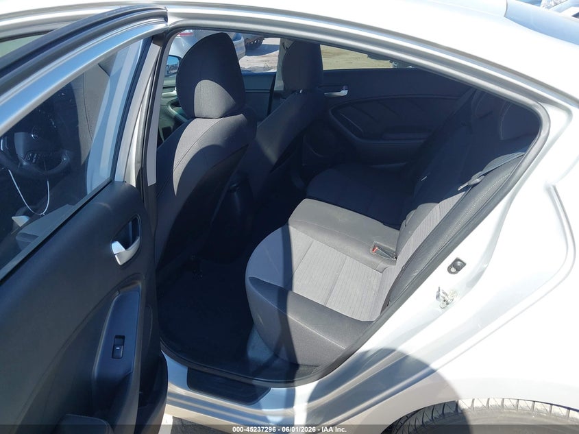 2017 KIA FORTE auction photo 8