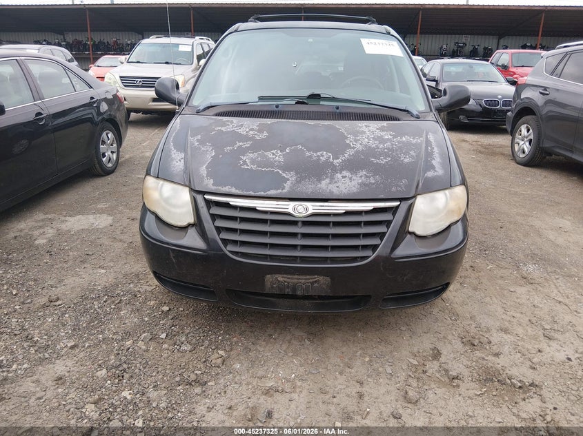 2005 Chrysler Town & Country Lx VIN: 2C4GP44R85R468355 Lot: 45237325