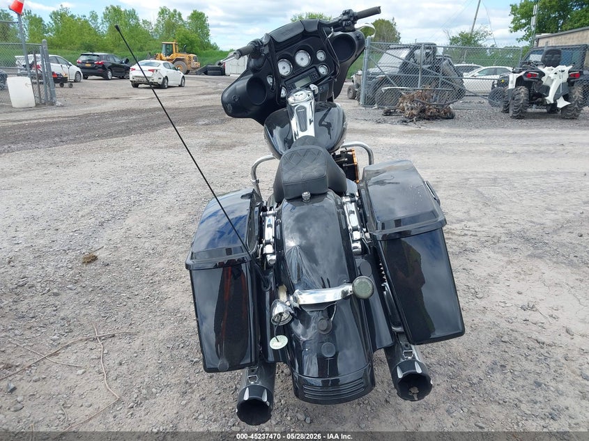 1HD1KBM12CB612706 2012 Harley-davidson Flhx black