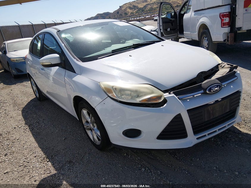 Vin: 1fadp3k23dl285672, lot: 45735335, ford focus se 2013 img_1