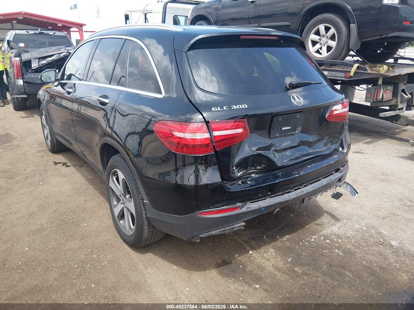 Vin: wdc0g4jb8hf257798, lot: 45735355, mercedes-benz glc 300 20173