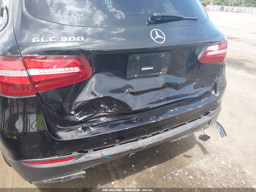 2017 Mercedes-Benz Glc 300 VIN: WDC0G4JB8HF257798 Lot: 45237564