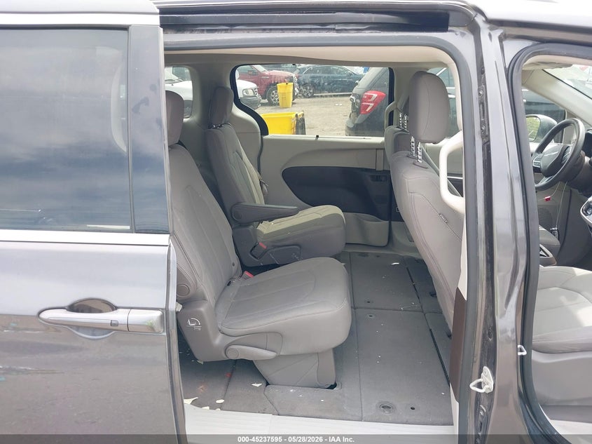2021 CHRYSLER PACIFICA auction photo 8
