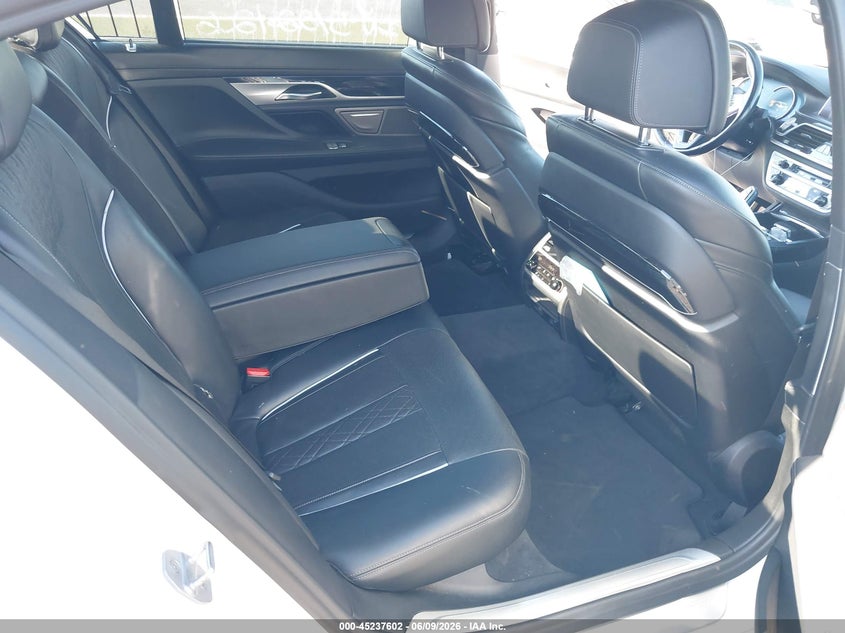 2019 BMW 750I xDrive VIN: WBA7F2C5XKB240581 Lot: 45237602
