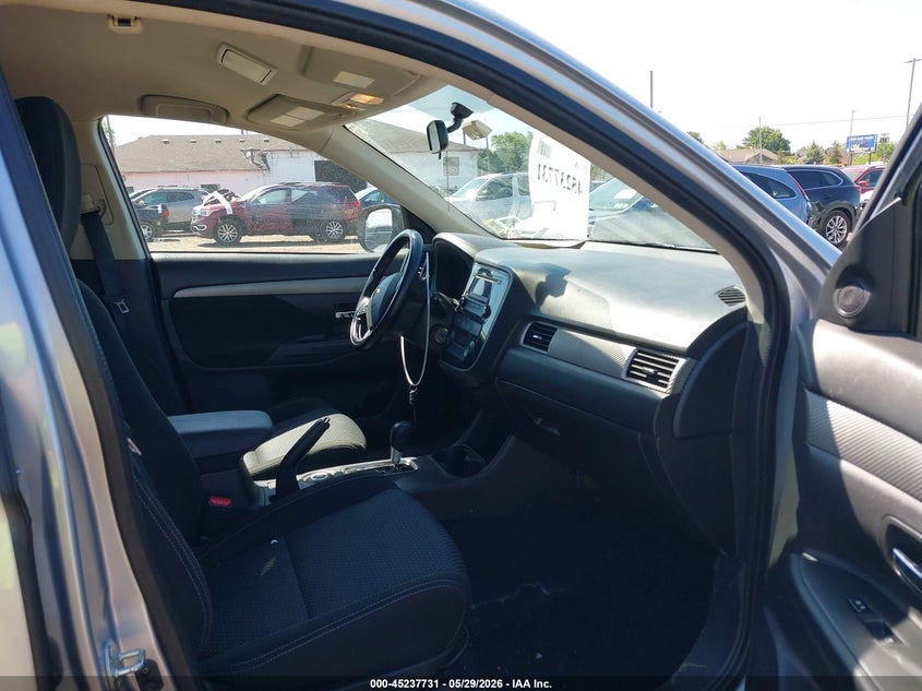 2016 MITSUBISHI OUTLANDER auction photo 5