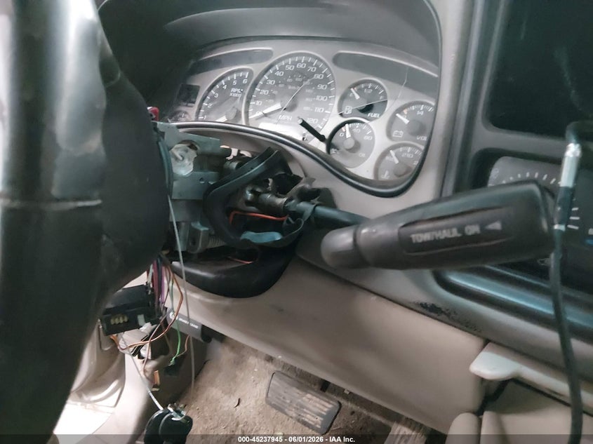 2000 GMC Yukon Slt VIN: 1GKEK13T3YJ163182 Lot: 45237945