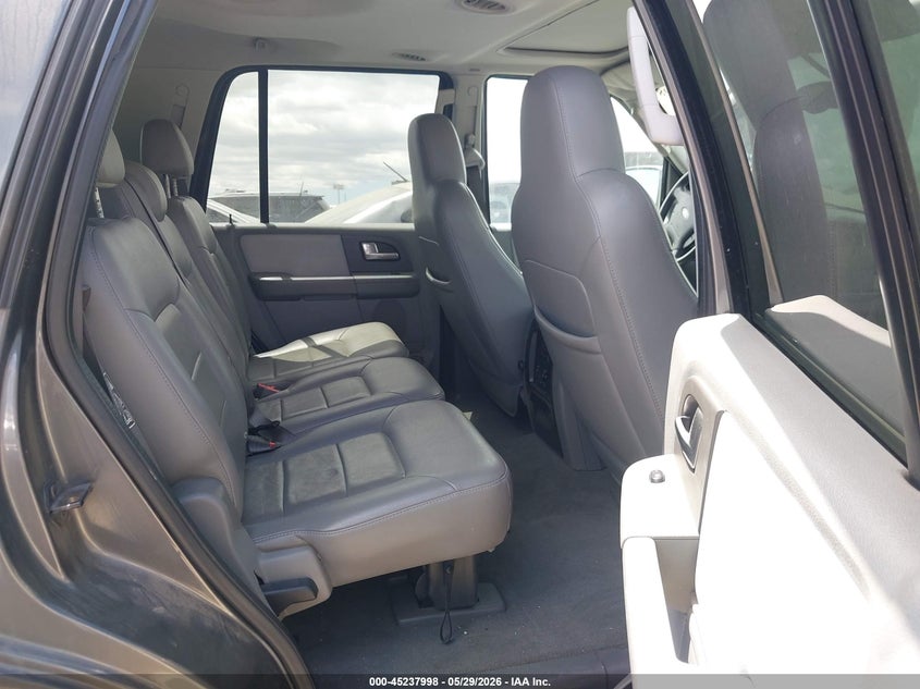2004 Ford Expedition Xlt VIN: 1FMFU15LX4LA03964 Lot: 45237998