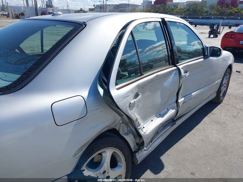 2001 Mercedes-Benz E 320 VIN: WDBJF65J71B337258 Lot: 45238022