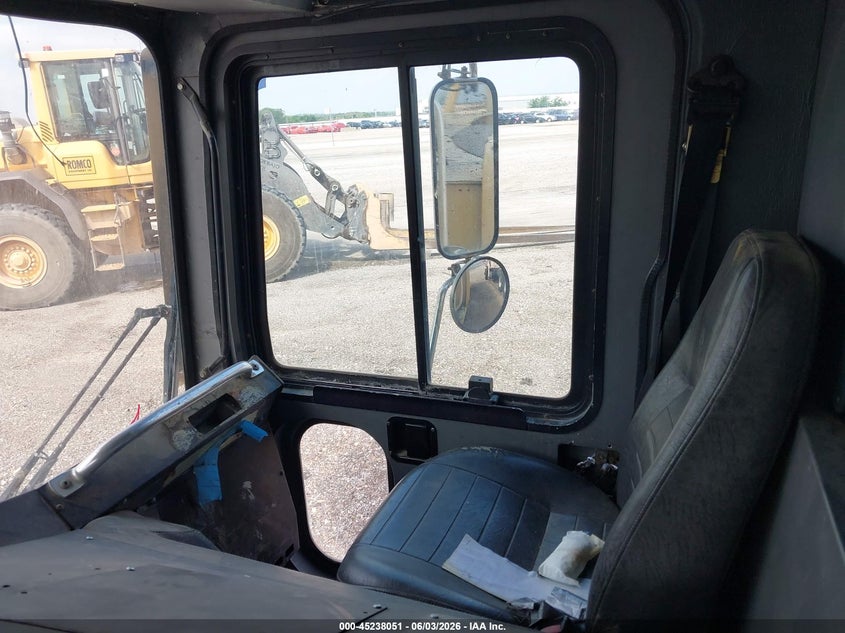 2007 MACK 600 auction photo 6