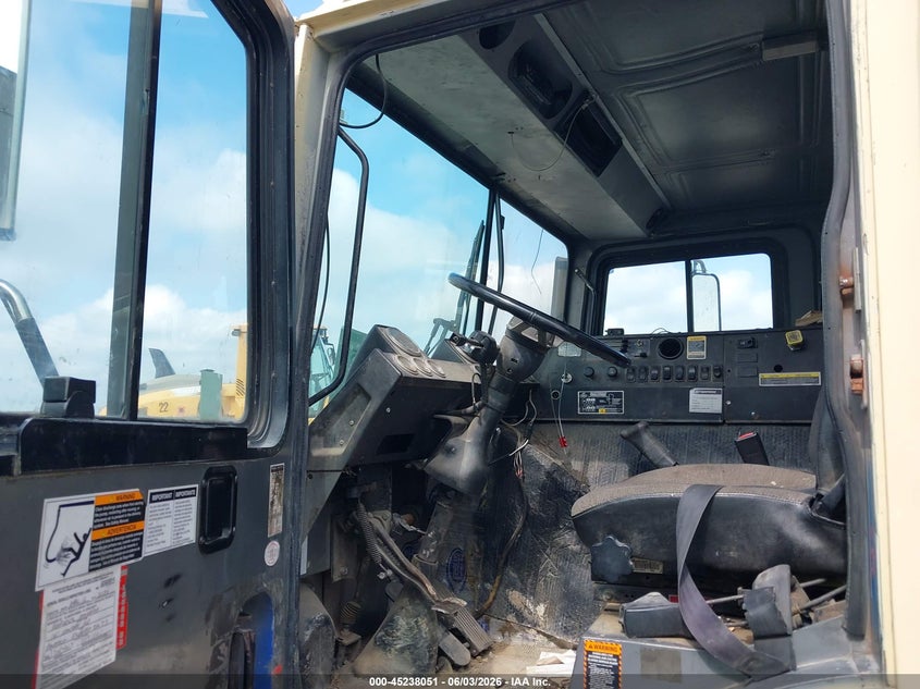 2007 MACK 600 auction photo 7
