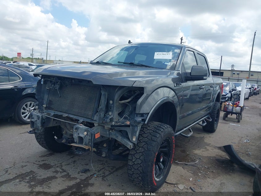 2019 FORD F-150 LARIAT — Photo 2