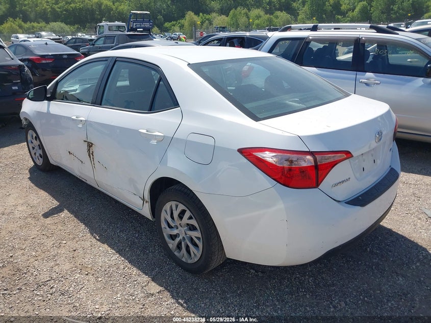 2018 TOYOTA COROLLA auction photo 3