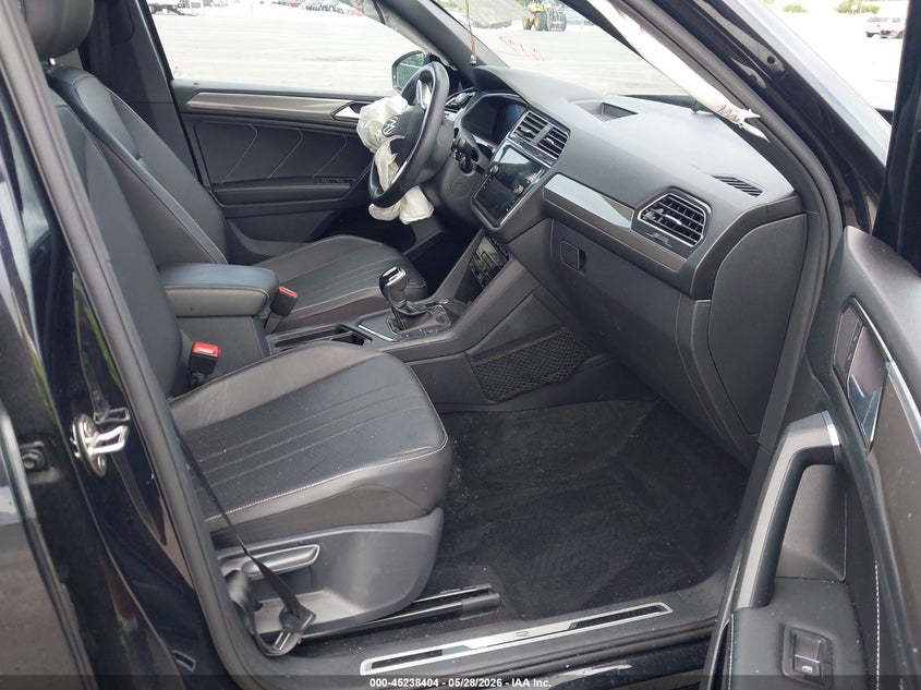 2022 VOLKSWAGEN TIGUAN auction photo 5