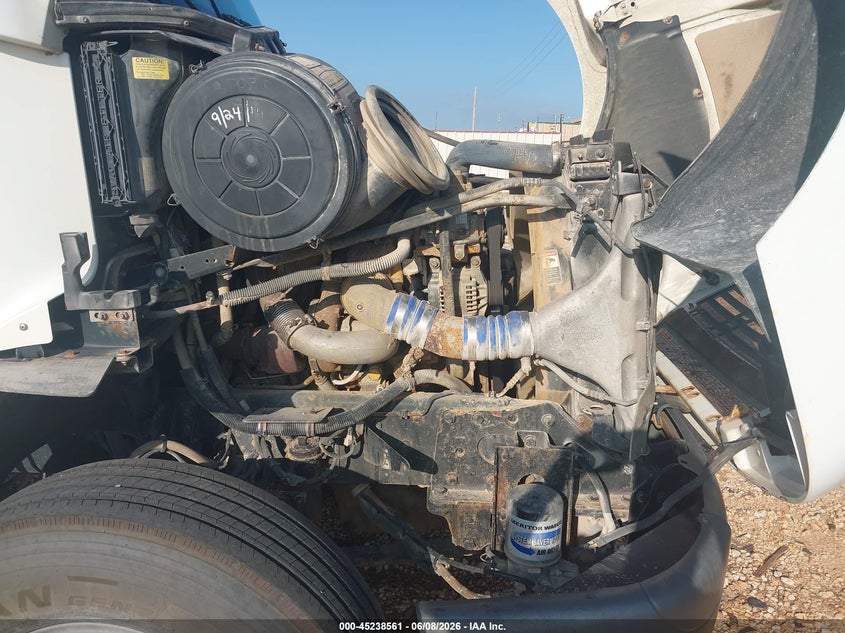 2005 OTHER FREIGHTLINER COLUMBIA 112 TRUCK N/A