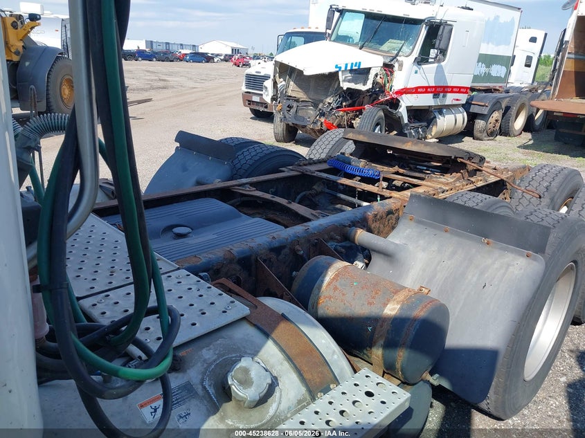 2013 FREIGHTLINER CASCADIA 113 auction photo 7