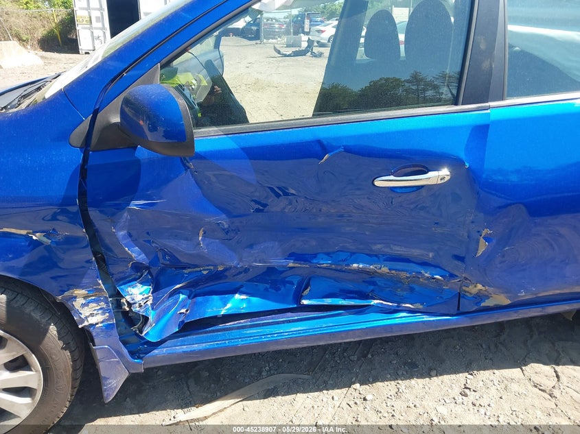 2013 NISSAN VERSA auction photo 6