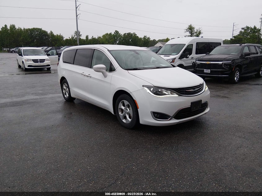 Vin: 2c4rc1h76hr838220, lot: 45736700, chrysler pacifica hybrid touring plus 2017 img_1