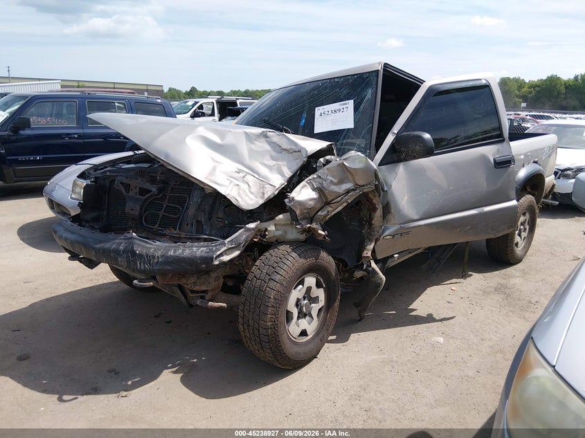 2002 Chevrolet S-10 Ls 1GCCT19W328191032 photo 1