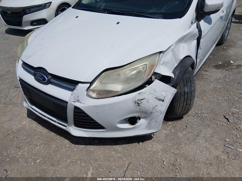 1FAHP3K26CL328921 2012 Ford Focus 2.0 Se silver