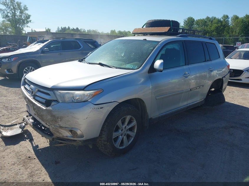 Vin: 5tdbk3eh2bs057254, lot: 45736788, toyota highlander se v6 20112