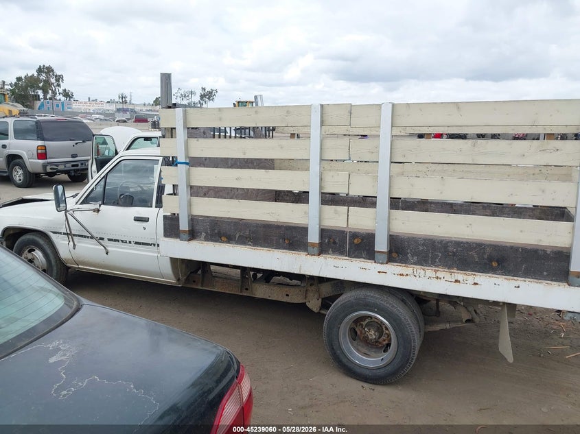1988 Toyota Pickup Cab Chassis Rn75 VIN: JT5RN75T7J0021543 Lot: 45239060