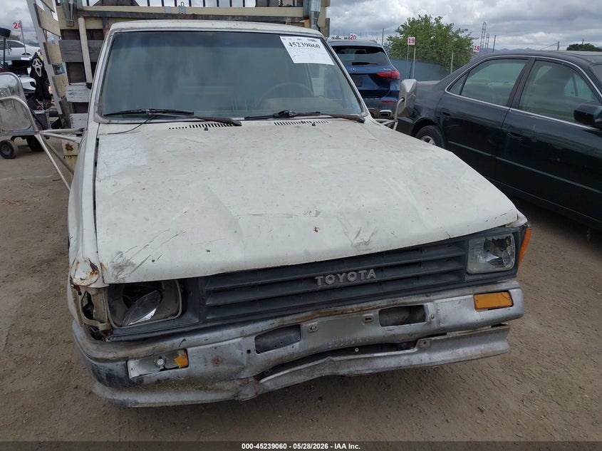 1988 Toyota Pickup Cab Chassis Rn75 VIN: JT5RN75T7J0021543 Lot: 45239060