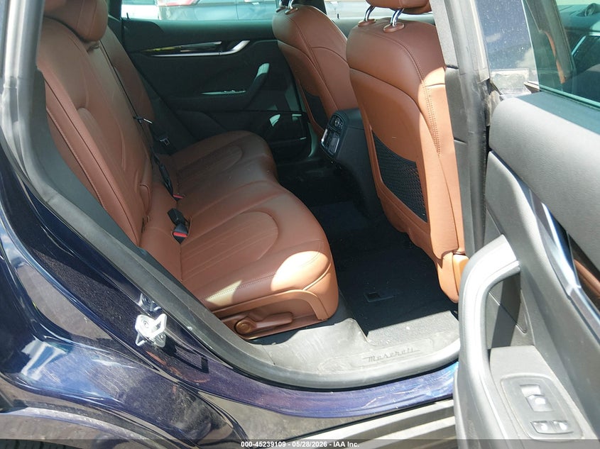 2019 MASERATI LEVANTE auction photo 8
