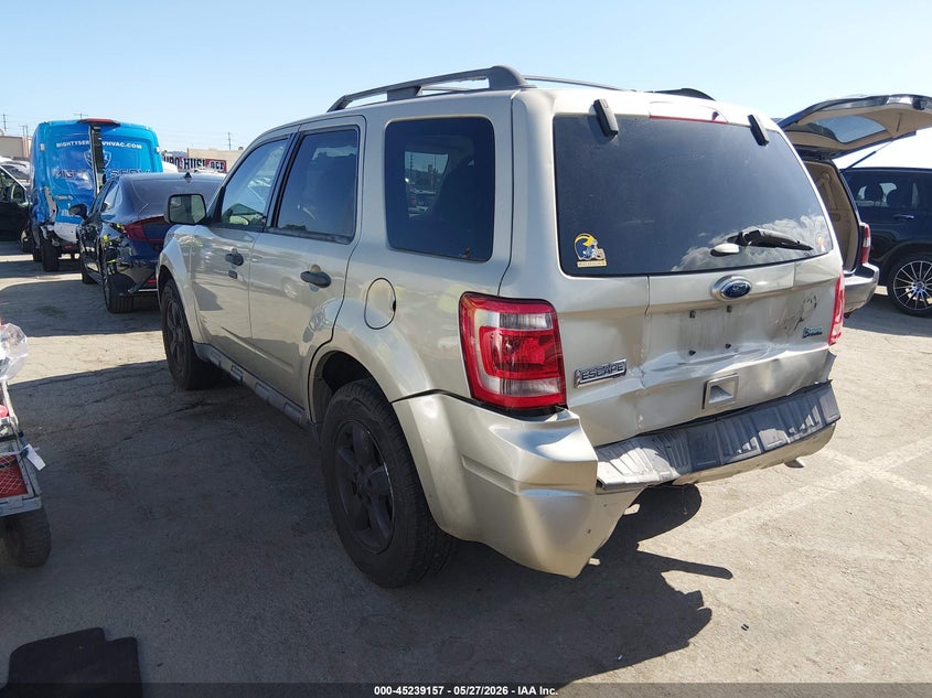 Vin: 1fmcu0dg8cka22843, lot: 45736948, ford escape xlt 20123