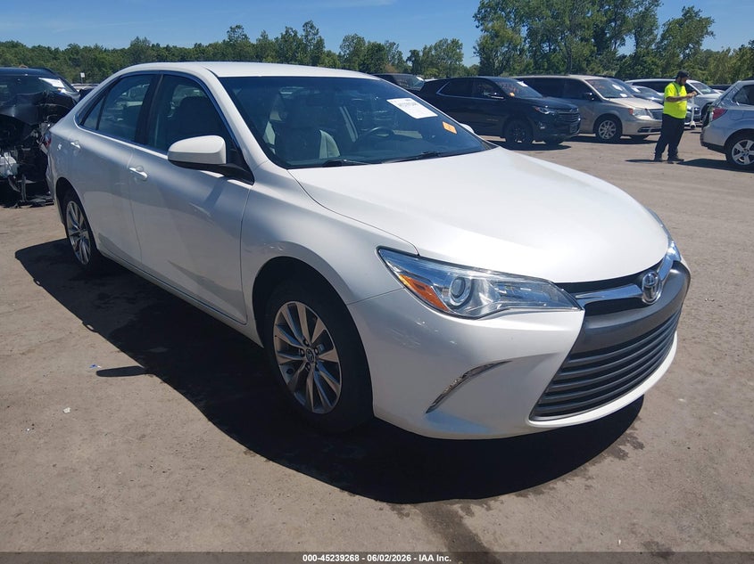 Vin: 4t1bf1fk5fu113591, lot: 45737059, toyota camry xle 2015 img_1