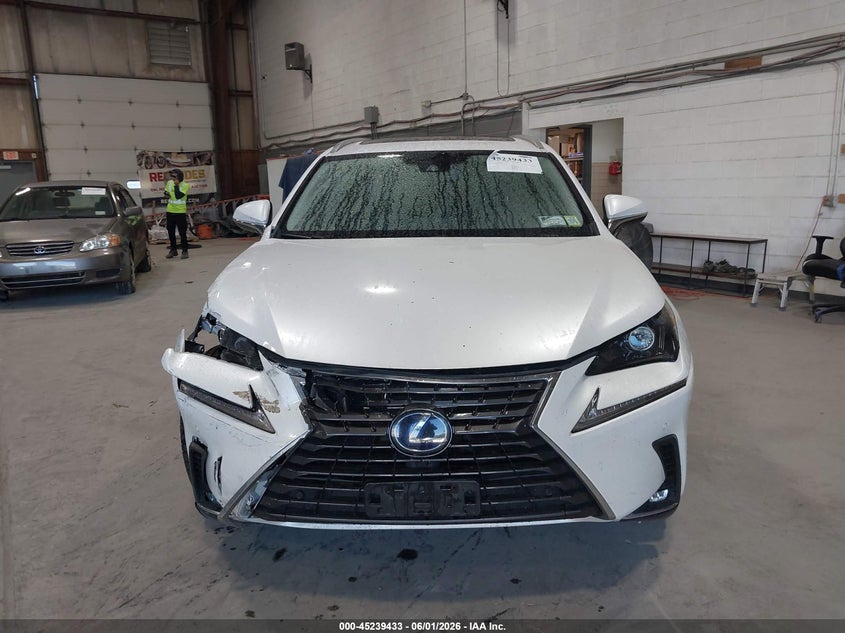 LEXUS NX 300H - zdjęcie 12