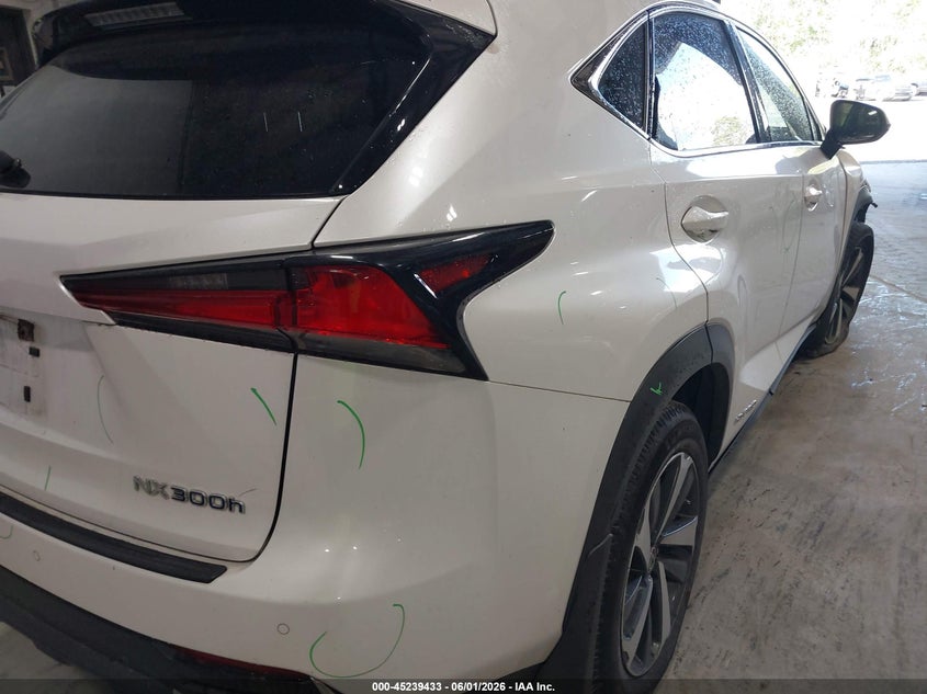 LEXUS NX 300H - zdjęcie 21