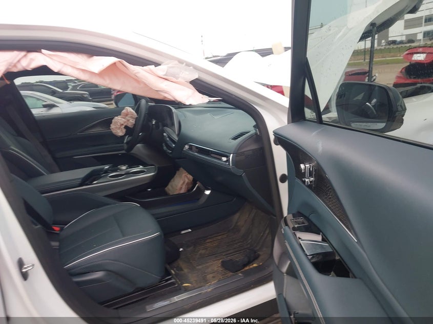 2024 CADILLAC LYRIQ auction photo 5