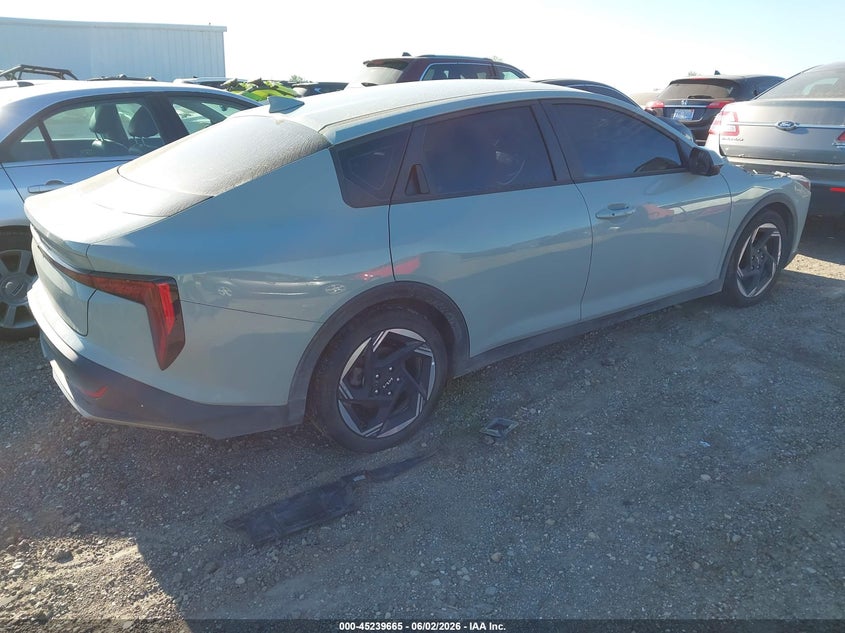 Vin: 3kpfu4de2se157051, lot: 45737456, kia k4 ex 20254