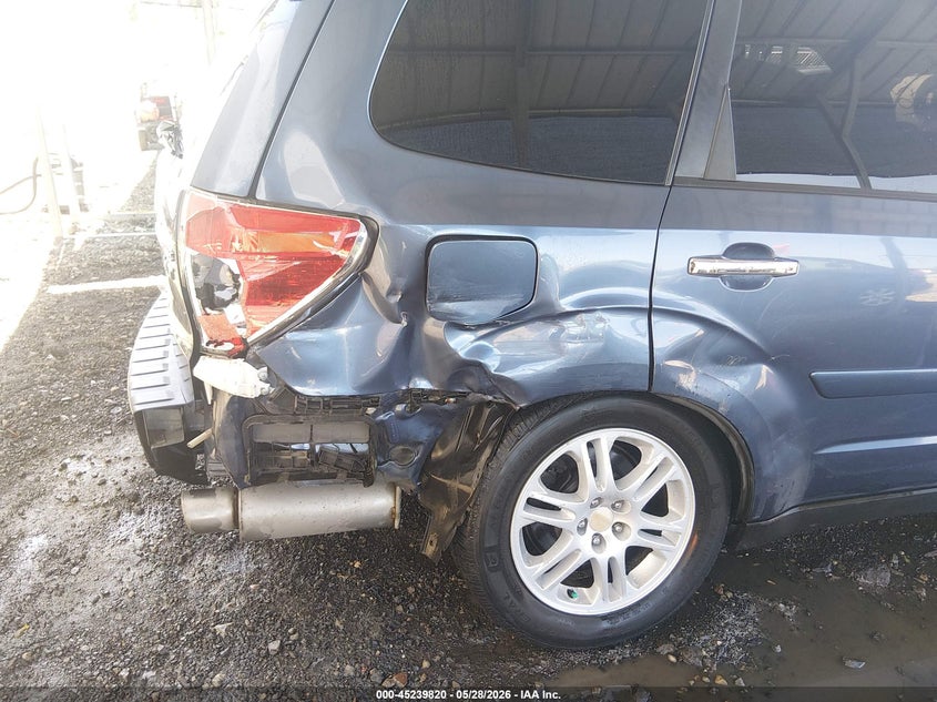 2012 SUBARU FORESTER auction photo 6