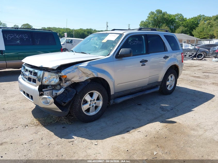 Vin: 1fmcu0d77bkb23077, lot: 45737698, ford escape xlt 20112