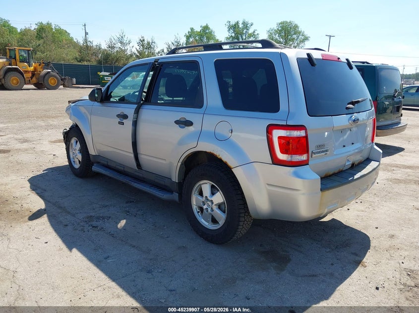 Vin: 1fmcu0d77bkb23077, lot: 45737698, ford escape xlt 20113
