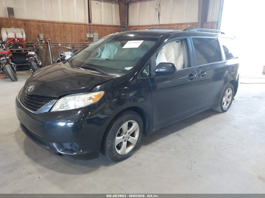 Vin: 5tdkk3dc4fs640209, lot: 45737714, toyota sienna le 8 passenger 20152
