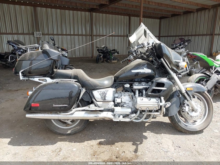 2000 Honda Gl1500 Cf VIN: 1HFSC4105YA101326 Lot: 45240009