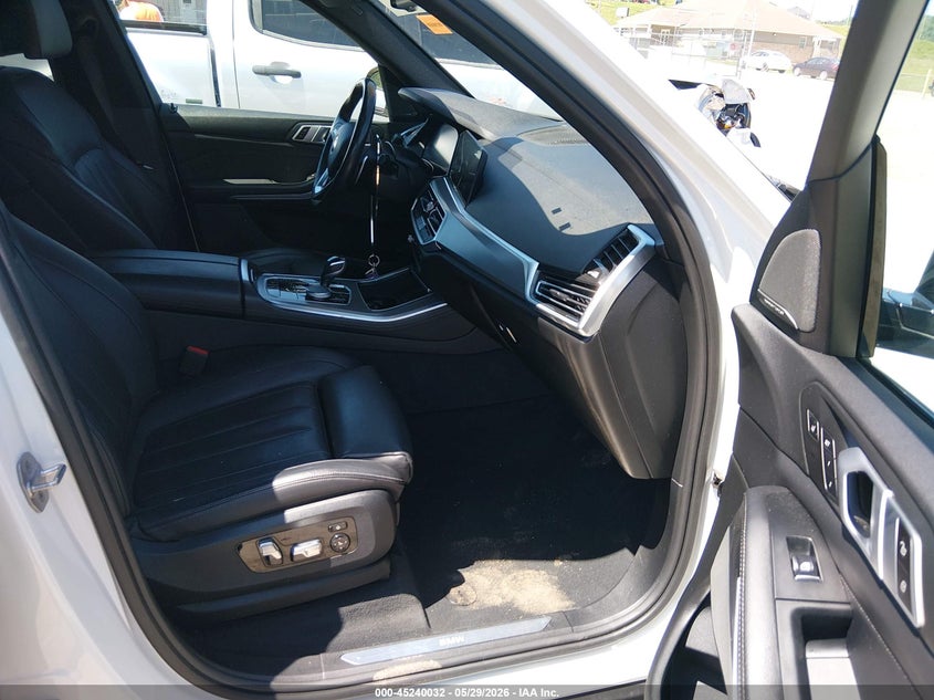VIN 5UXJU2C52KLN49825 2019 BMW X5 XDRIVE50I