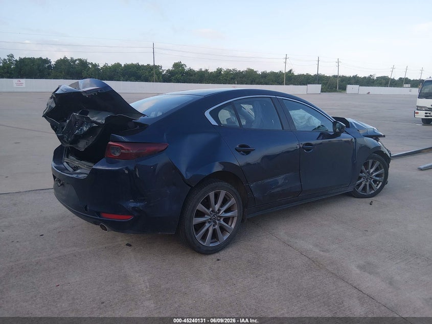 2021 MAZDA MAZDA3 auction photo 4
