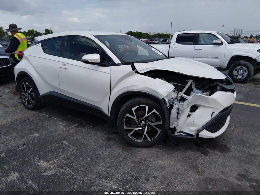 Vin: jtnkhmbx4l1088127, lot: 45737947, toyota c-hr xle 2020 img_1
