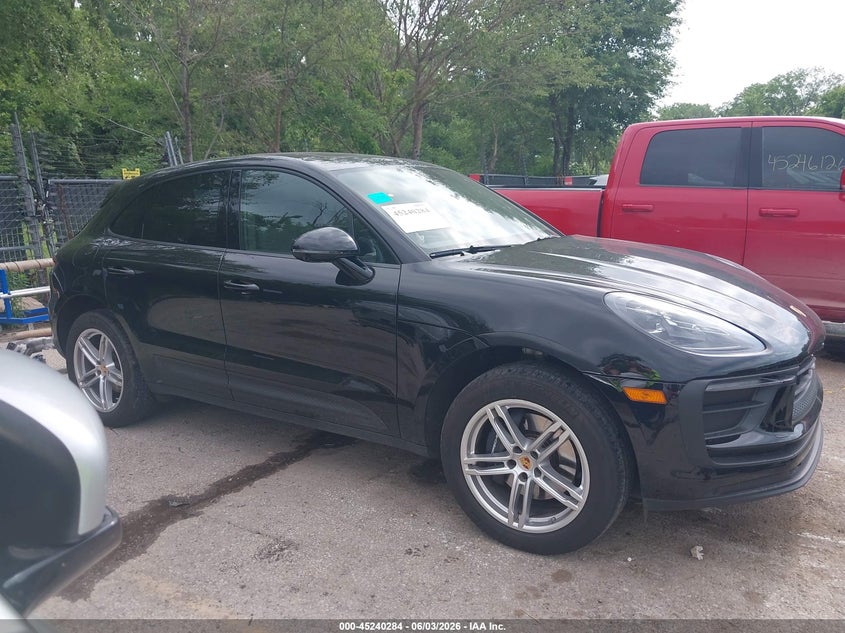 2024 Porsche Macan T VIN: WP1AA2A53RLB05116 Lot: 45240284