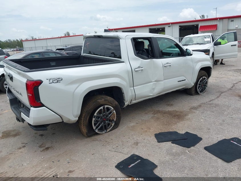 2025 TOYOTA TACOMA — zdjęcie 4