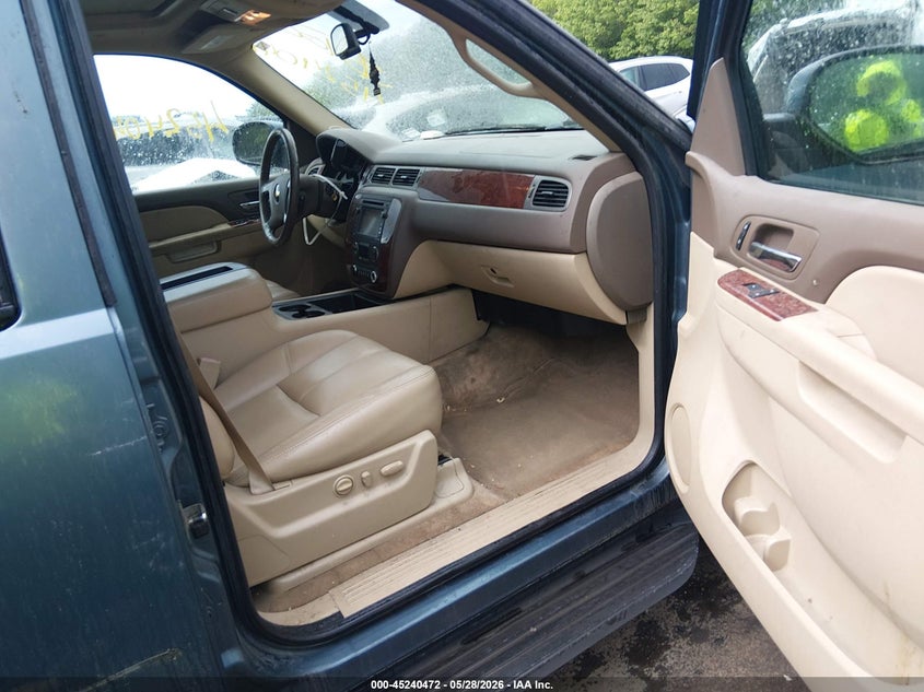 2010 CHEVROLET SUBURBAN 1500 auction photo 5