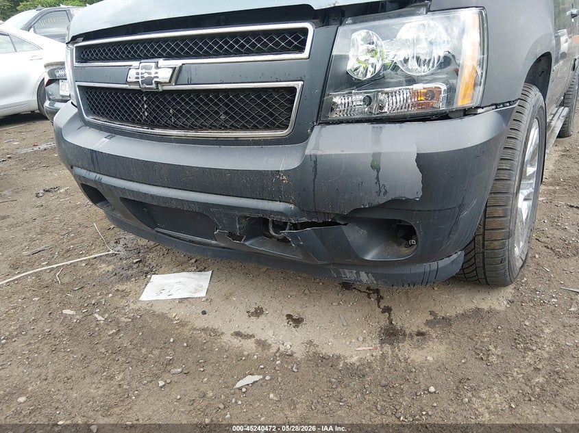 2010 CHEVROLET SUBURBAN 1500 auction photo 6
