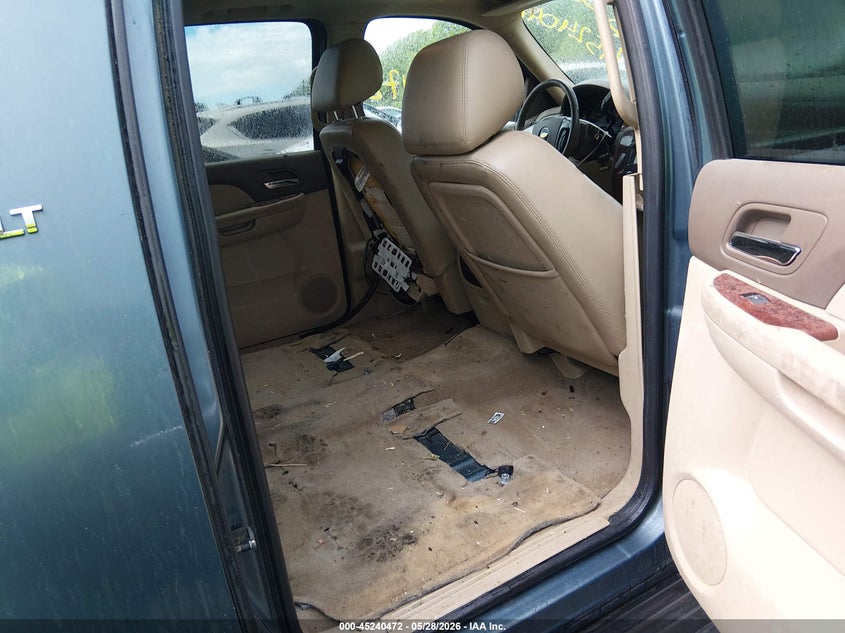 2010 CHEVROLET SUBURBAN 1500 auction photo 8